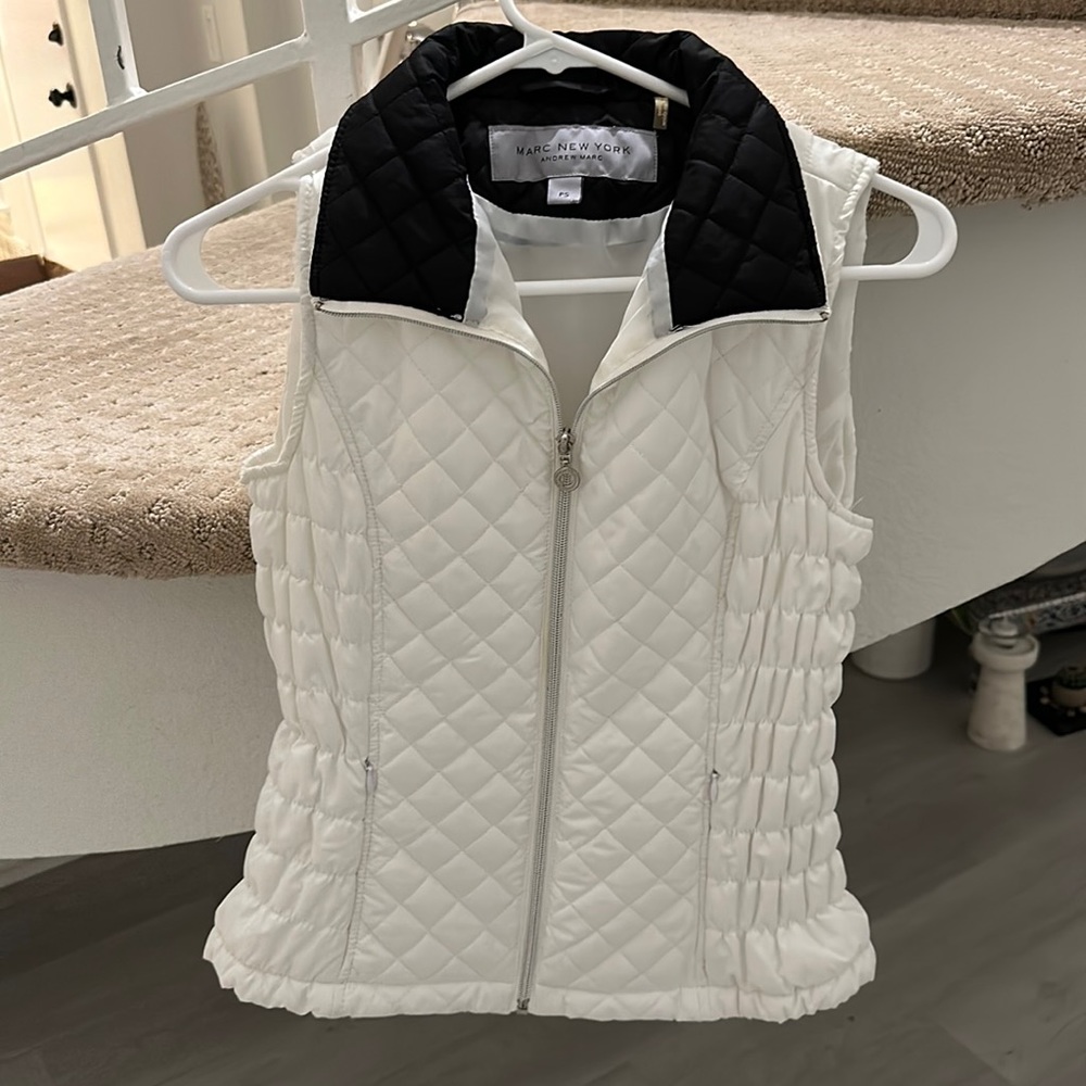 Marc New york andrew marc sleeveless jacket